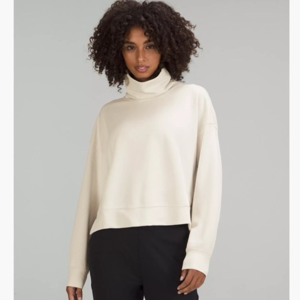 LULULEMON softstreme turtleneck pullover white opal